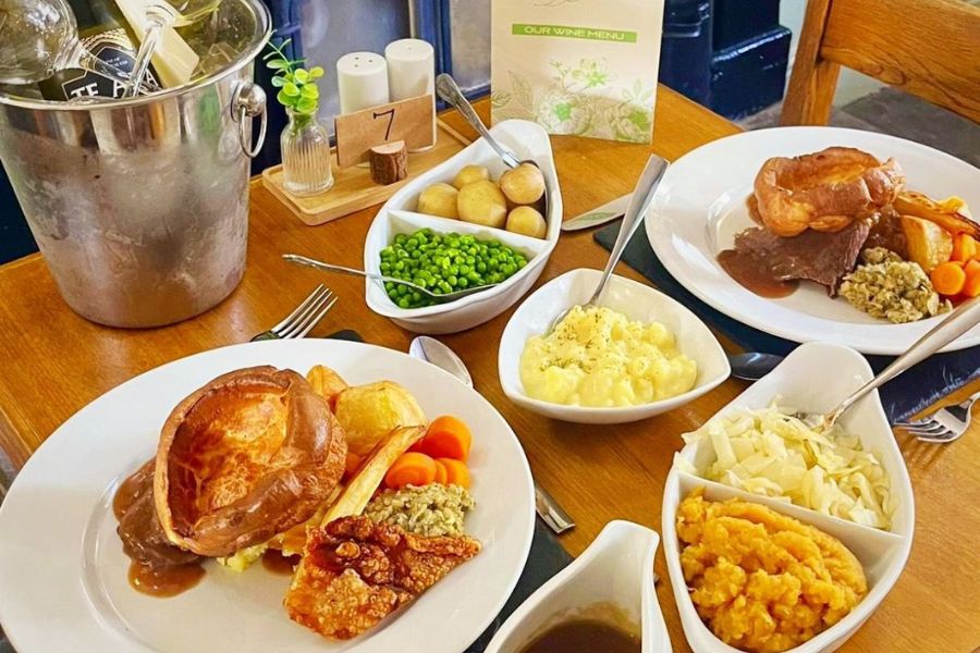 sunday roast  at the brynffynon